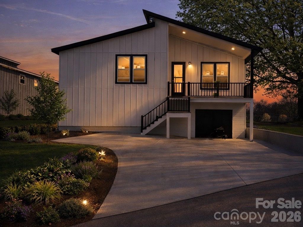 45 Klimovych Road, Hendersonville, NC 28792
