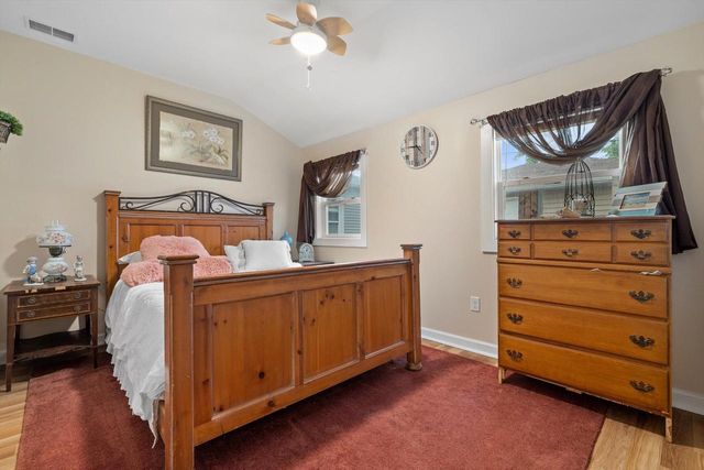 1221 N Main STREET, Racine, WI 53402