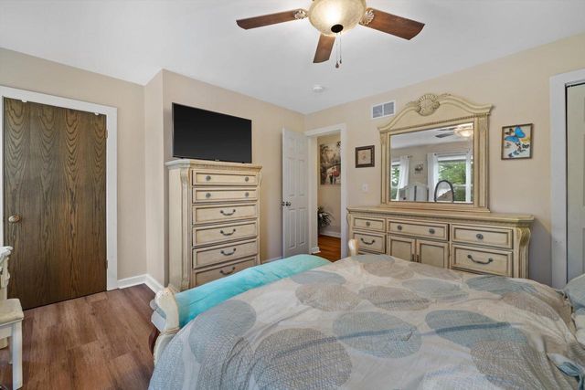 1221 N Main STREET, Racine, WI 53402