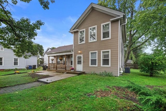 1221 N Main STREET, Racine, WI 53402