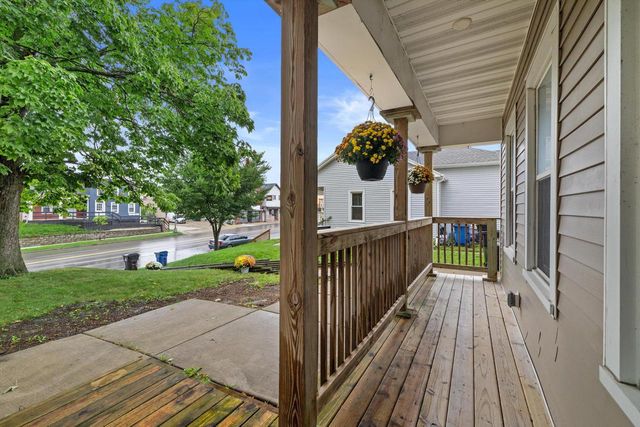 1221 N Main STREET, Racine, WI 53402