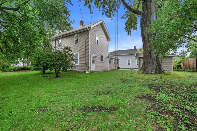 1221 N Main STREET, Racine, WI 53402