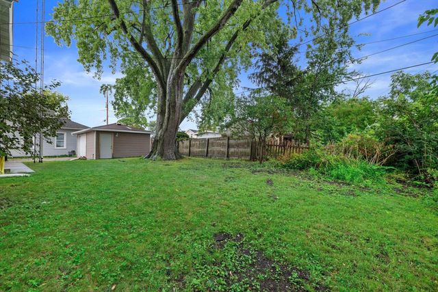 1221 N Main STREET, Racine, WI 53402