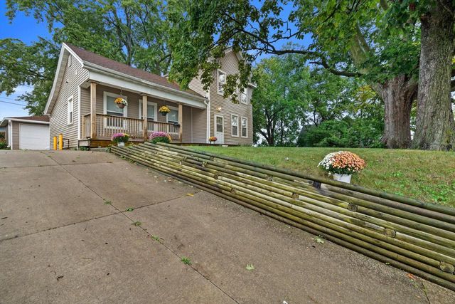 1221 N Main STREET, Racine, WI 53402