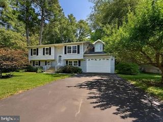 447 DOGWOOD DR, Lusby, MD 20657