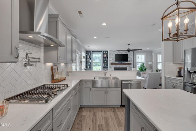 292 S Parliament Way, Clayton, NC 27520
