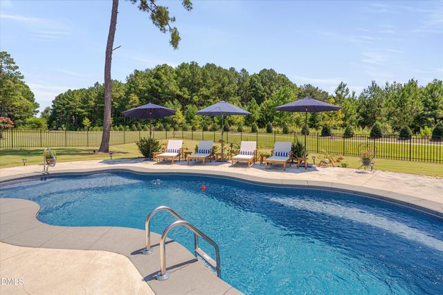 292 S Parliament Way, Clayton, NC 27520