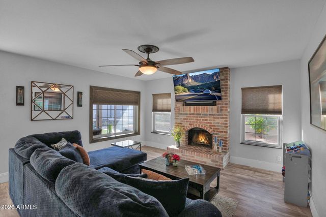 1519 W DEVON Drive, Gilbert, AZ 85233