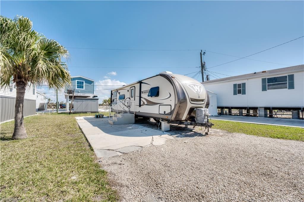 38 Helen LN, FORT MYERS BEACH, FL 33931 — exterior