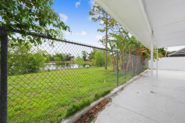 1209 Olympic Circle, Greenacres, FL 33413