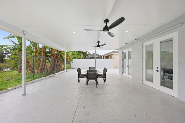 1209 Olympic Circle, Greenacres, FL 33413