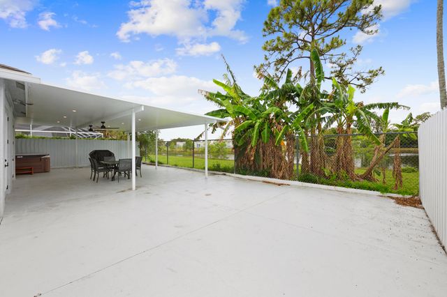 1209 Olympic Circle, Greenacres, FL 33413