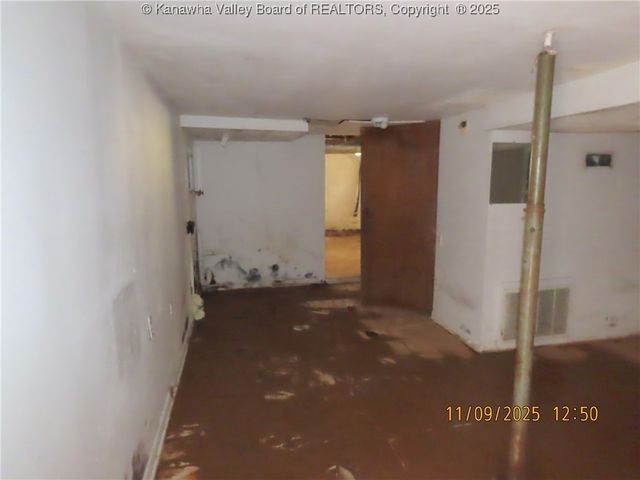 5225 Beechcrest Drive, Charleston, WV 25313