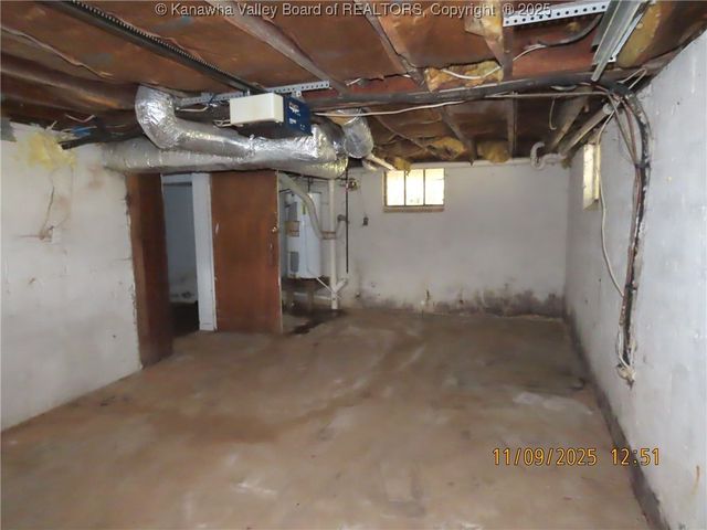 5225 Beechcrest Drive, Charleston, WV 25313