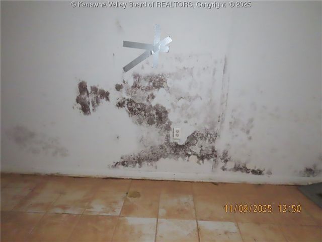 5225 Beechcrest Drive, Charleston, WV 25313