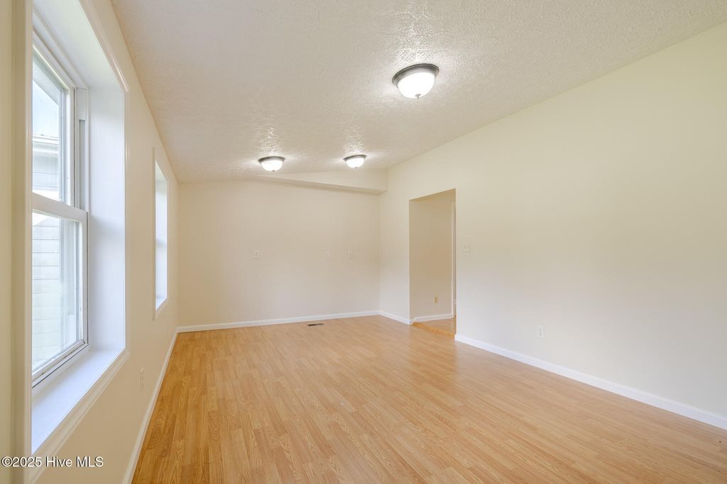 Image 15 of property listing at 161 Howard Lane, Swansboro, NC 28584