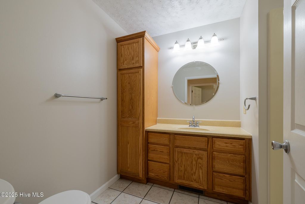 Image 19 of property listing at 161 Howard Lane, Swansboro, NC 28584