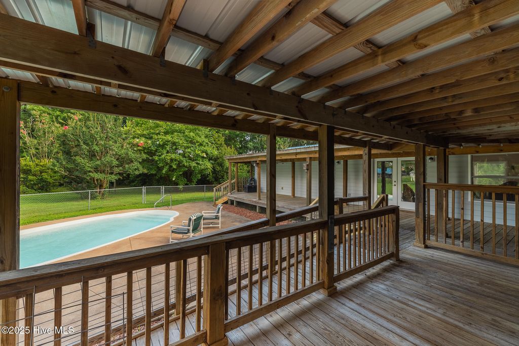 Image 24 of property listing at 161 Howard Lane, Swansboro, NC 28584