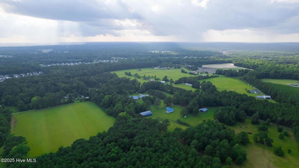 Image 38 of property listing at 161 Howard Lane, Swansboro, NC 28584