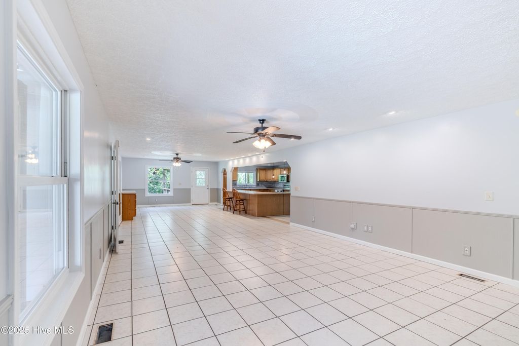 Image 41 of property listing at 161 Howard Lane, Swansboro, NC 28584