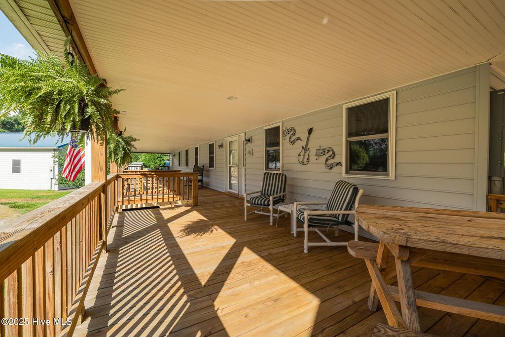 Image 5 of property listing at 161 Howard Lane, Swansboro, NC 28584