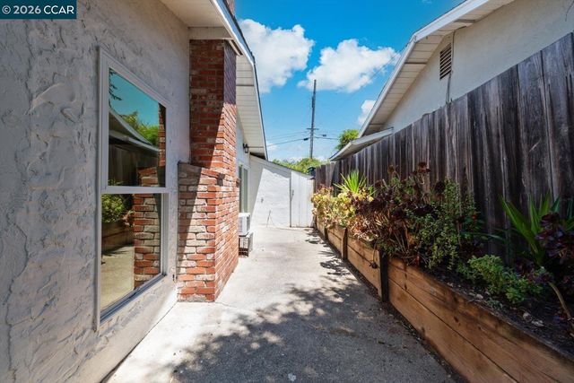 4112 Churchill Dr, Concord, CA 94521