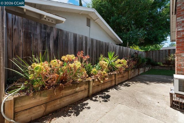 4112 Churchill Dr, Concord, CA 94521