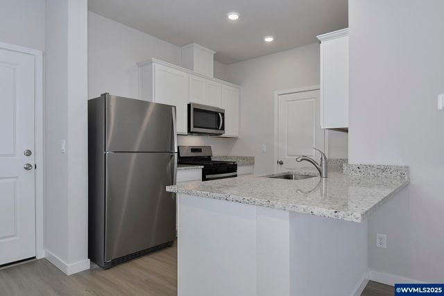 1197 Parkside Av, Woodburn, OR 97071