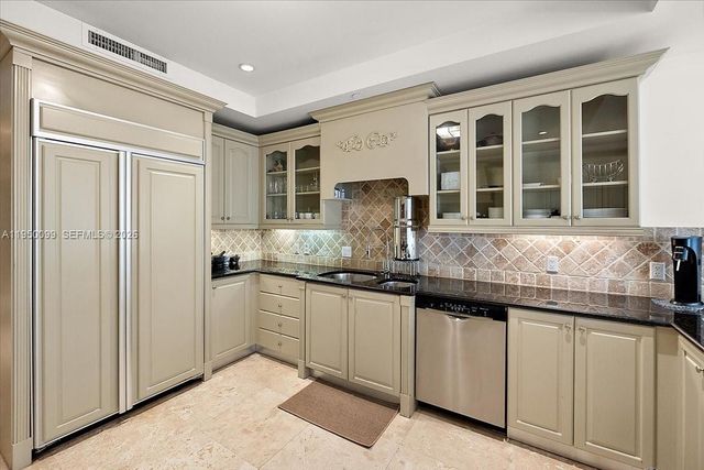 3471 Main Hwy 1240, Miami, FL 33133