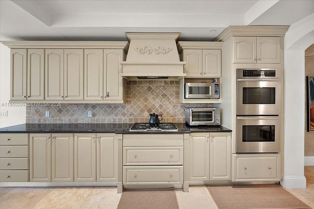 3471 Main Hwy 1240, Miami, FL 33133