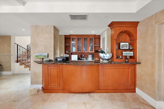 3471 Main Hwy 1240, Miami, FL 33133