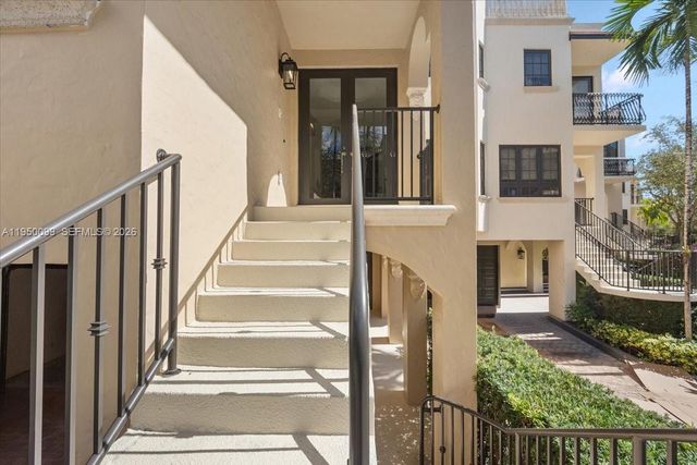 3471 Main Hwy 1240, Miami, FL 33133