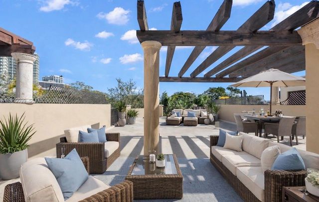 3471 Main Hwy 1240, Miami, FL 33133