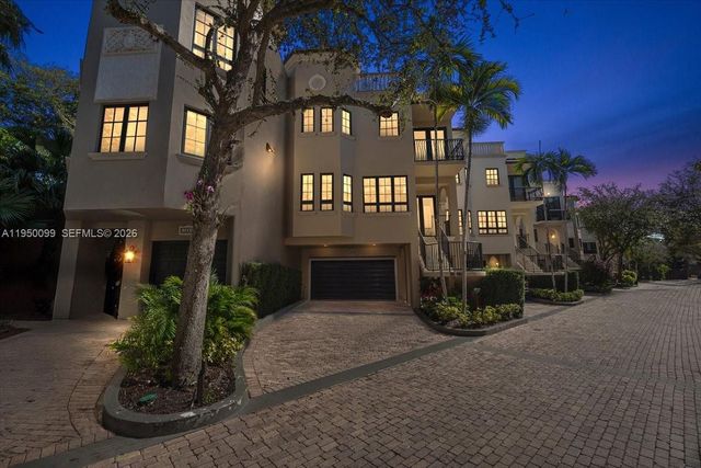 3471 Main Hwy 1240, Miami, FL 33133