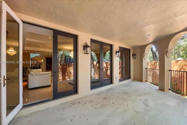 3471 Main Hwy 1240, Miami, FL 33133