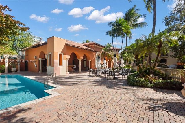 3471 Main Hwy 1240, Miami, FL 33133