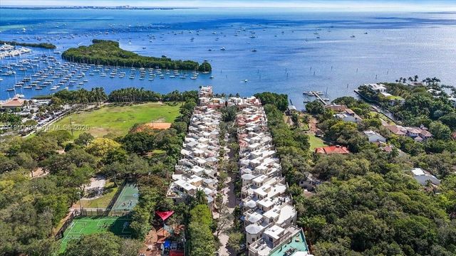 3471 Main Hwy 1240, Miami, FL 33133