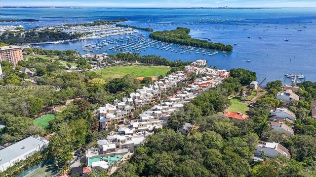 3471 Main Hwy 1240, Miami, FL 33133