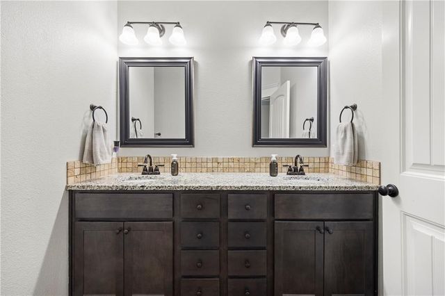 1570 Maryville Loop, Beeville, TX 78102