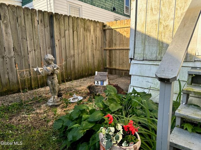 7 Edison Avenue 2nd Fl., Rear, Albany, NY 12208