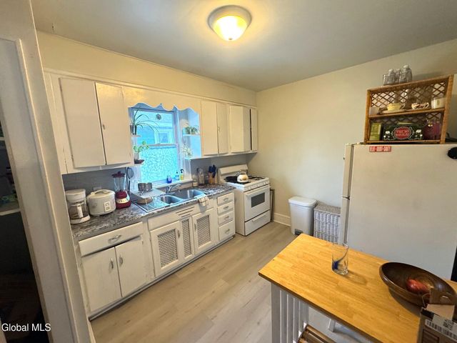 7 Edison Avenue 2nd Fl., Rear, Albany, NY 12208