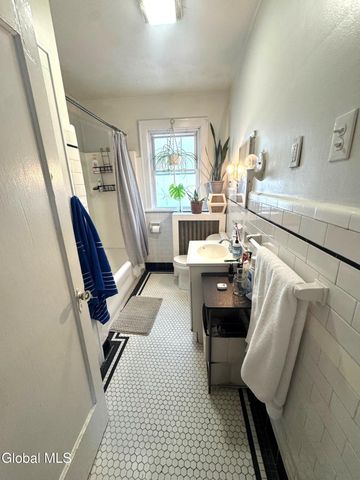 7 Edison Avenue 2nd Fl., Rear, Albany, NY 12208