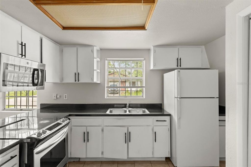 Image 7 of property listing at 9213 N 13TH STREET, Tampa, FL 33612