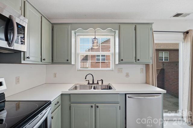 102 Brandywine Drive NE U2, Conover, NC 28613