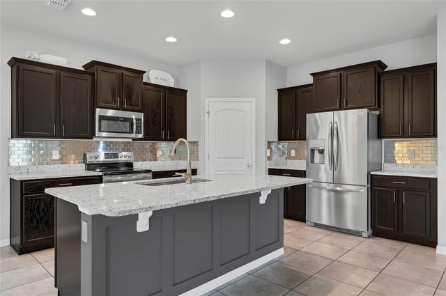 16271 PEBBLE BLUFF LOOP, Winter Garden, FL 34787