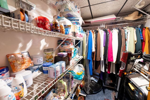 8805 S California Avenue, Evergreen Park, IL 60805