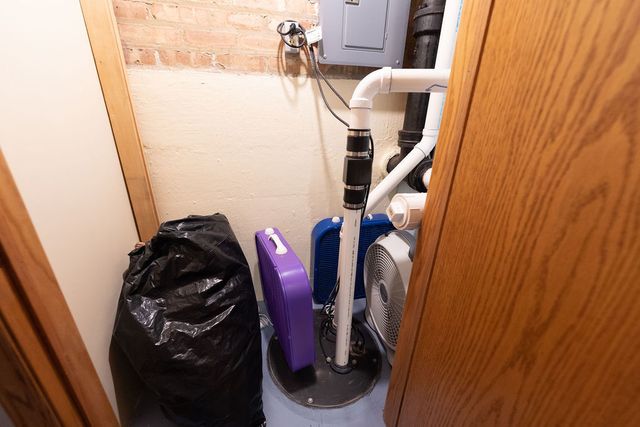 8805 S California Avenue, Evergreen Park, IL 60805