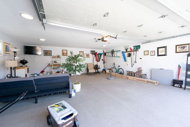 8805 S California Avenue, Evergreen Park, IL 60805