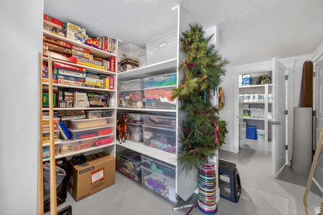1065 W TYLERS WAY, Kaysville, UT 84037