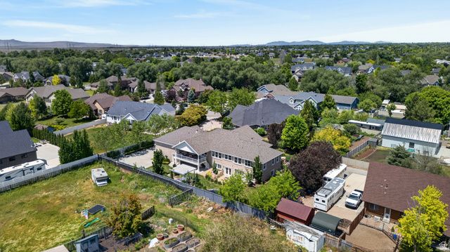 1065 W TYLERS WAY, Kaysville, UT 84037